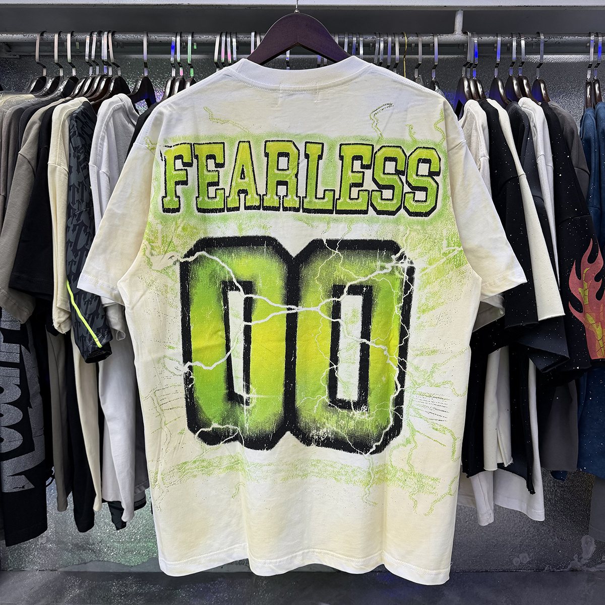 MAJESTIK The World Dogg Graphic Short-Sleeve T-Shirt — context