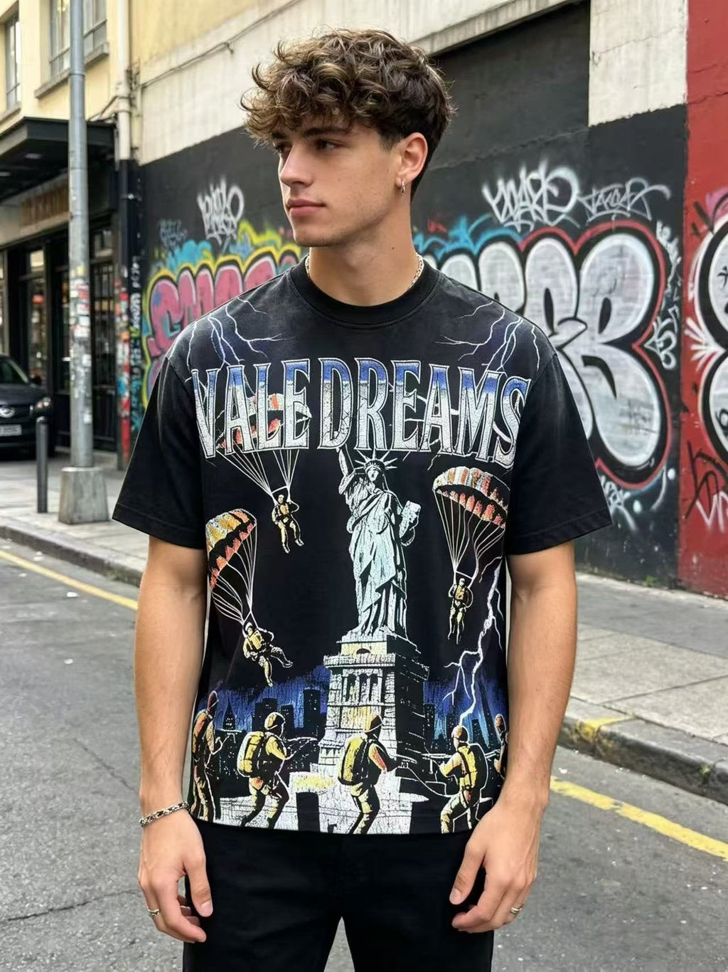 VALLEY Statue of Liberty Parachute Graphic T-Shirt — model
