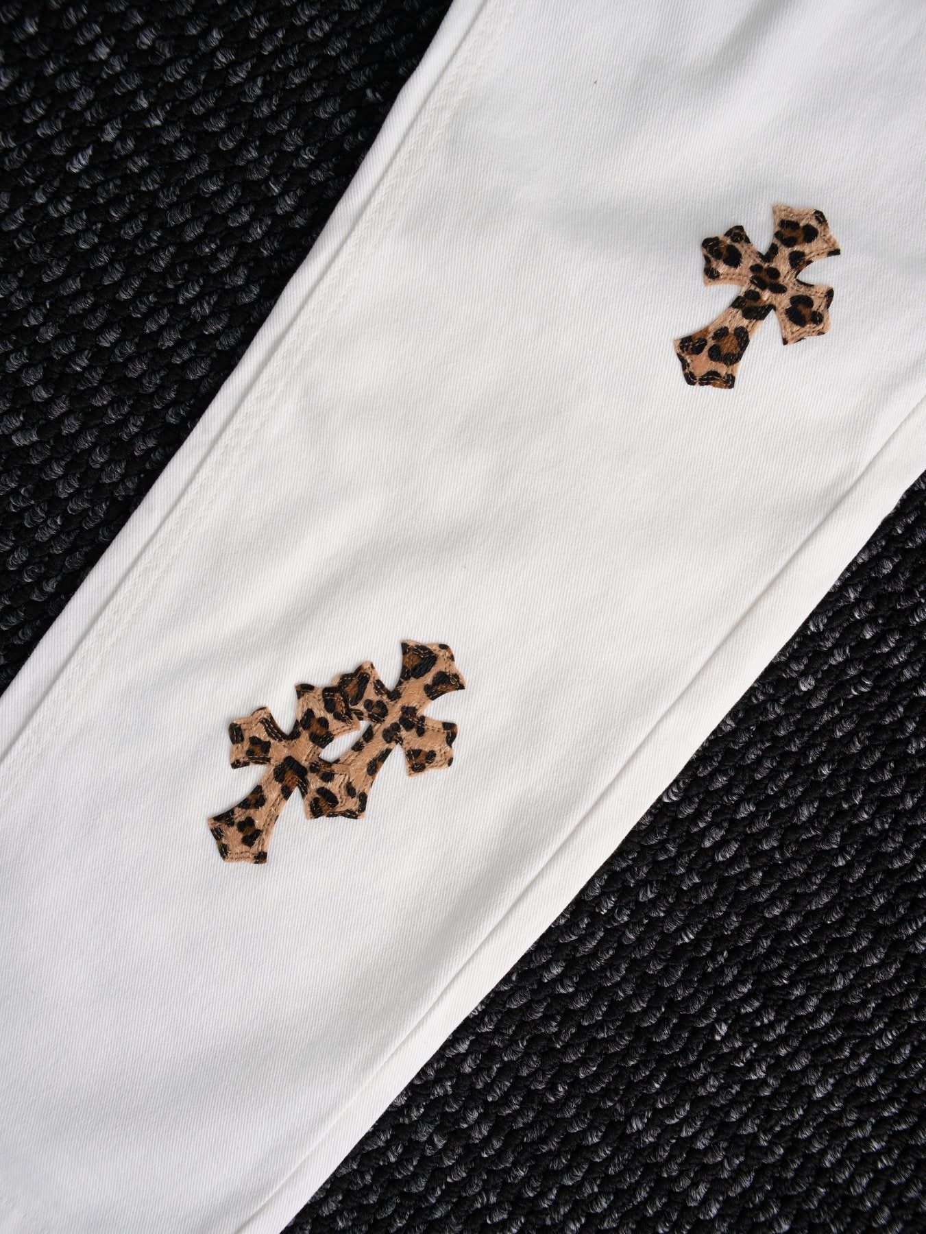 Chrome Hearts Leopard Cross Patch White Jeans — detail