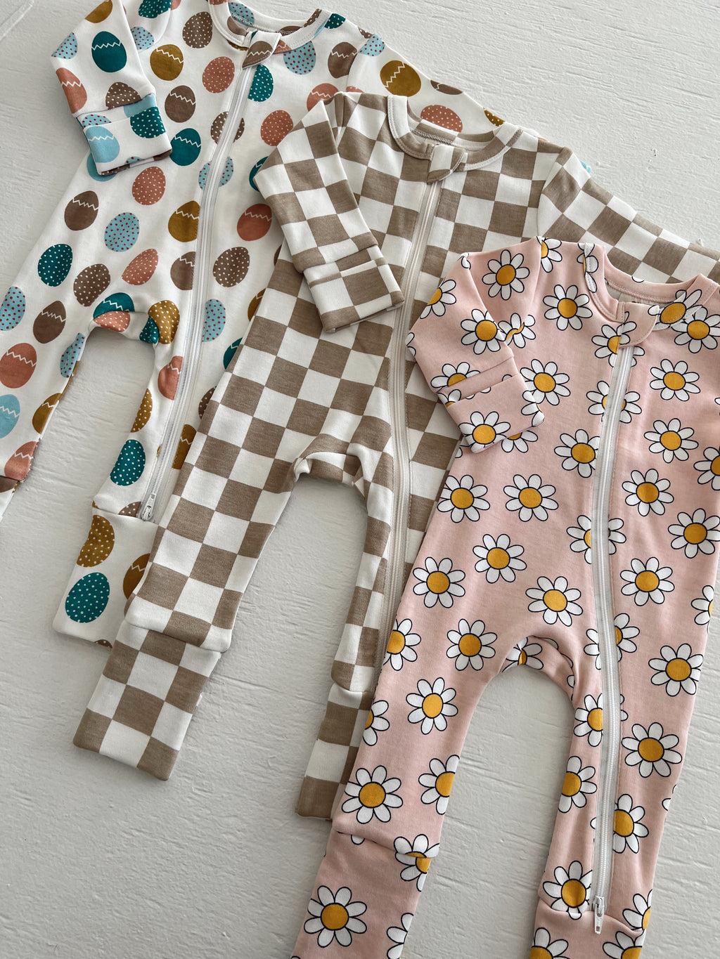 Daisy Pop Taffy / Organic 2-Way Zip Romper