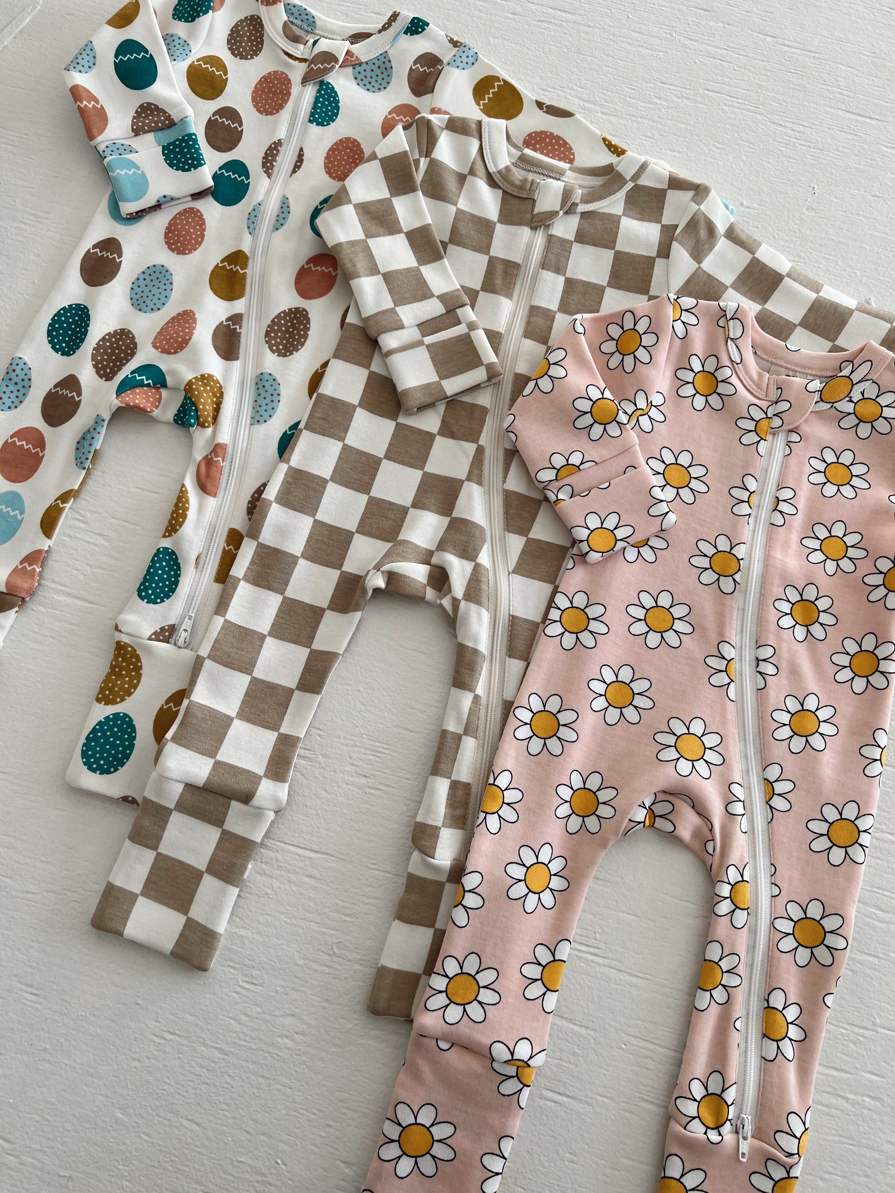 Daisy Pop Taffy / Organic 2-Way Zip Romper