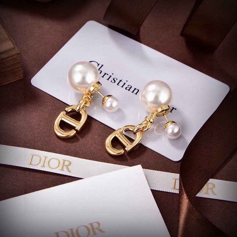 18K Dior Pearls Earrings