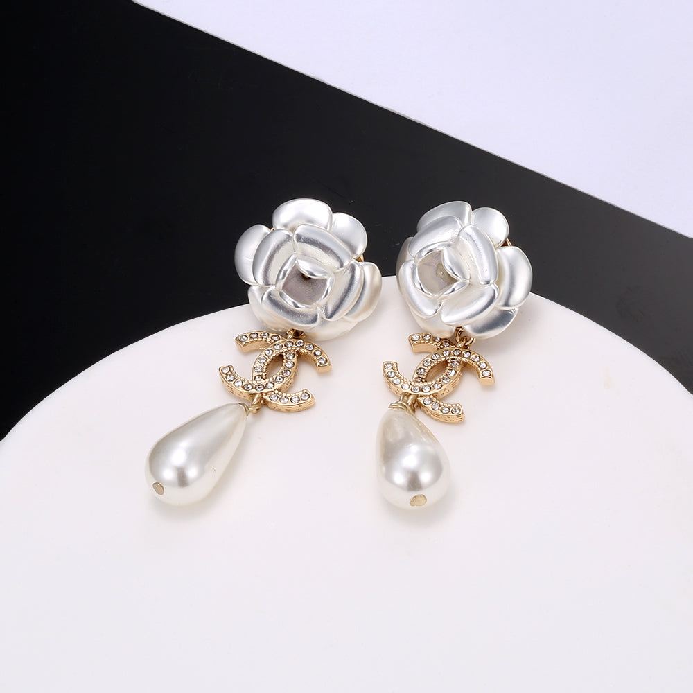 18K  Chanel Flower Pearl Earrings