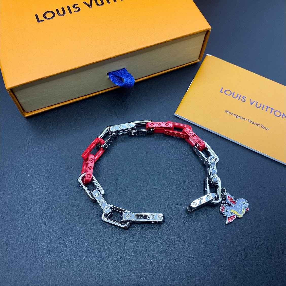 18K Louis Vuitton Dargon Monogram Chain Bracelet