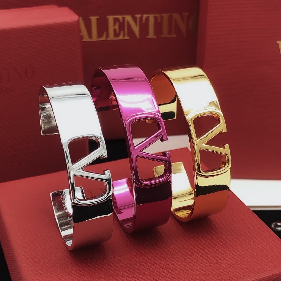 18K Valentino Cuff Bracelet
